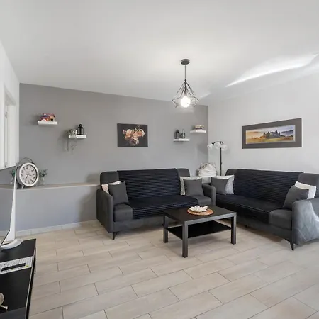 1 Omanai Tenerife Sur Apartman *